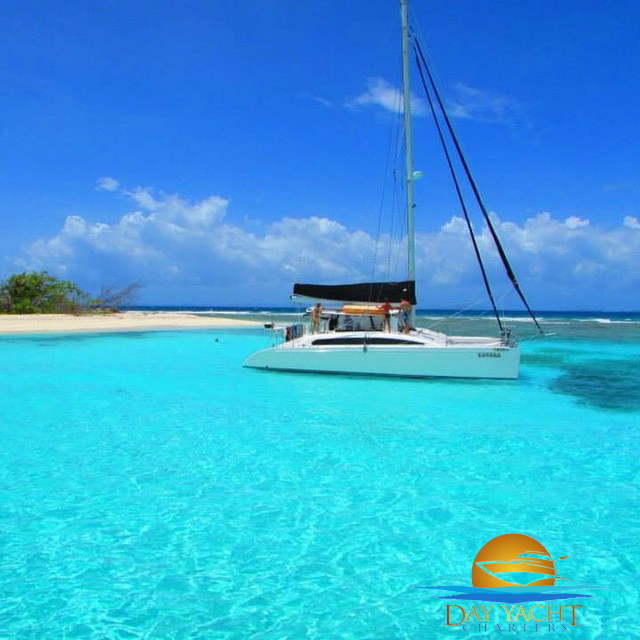 Private yacht with guests relaxing on the sundeck, Puerto Rico boat rental